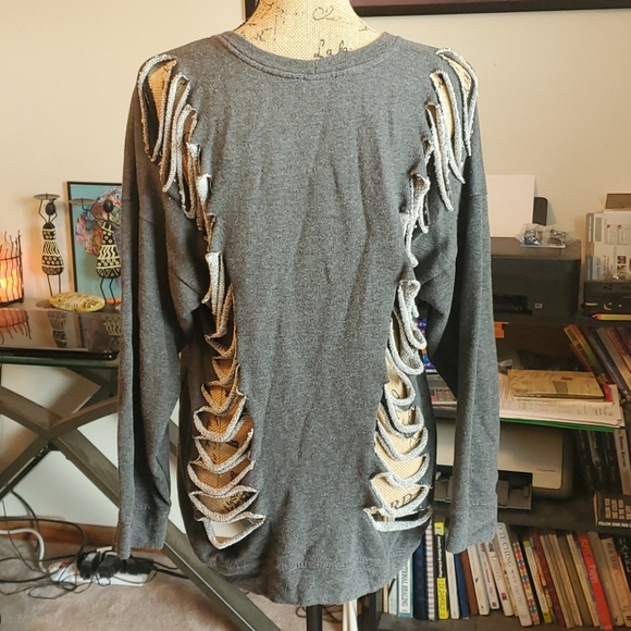 Venus size Large charcoal gray workout top *excellent condition* - Picture 5 of 10